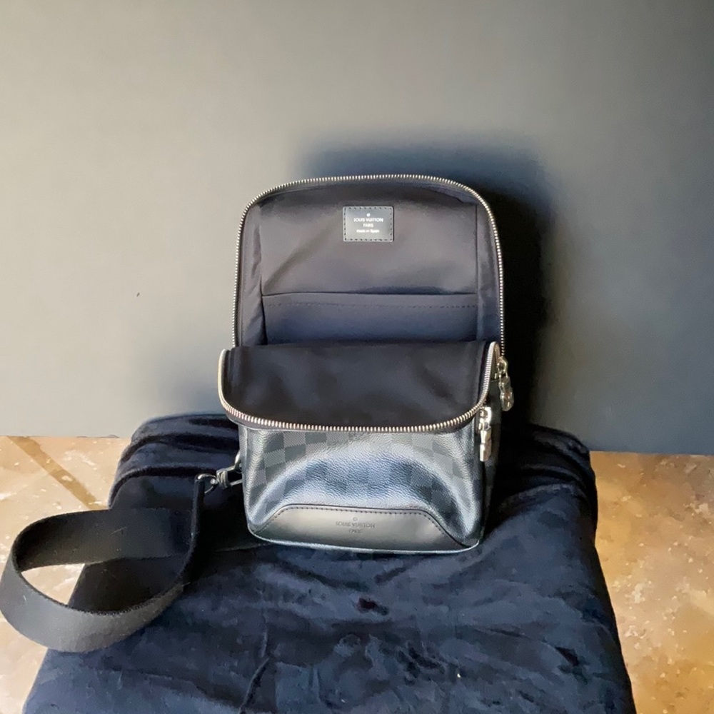 Damier Louis Vuitton sling pack new with tags